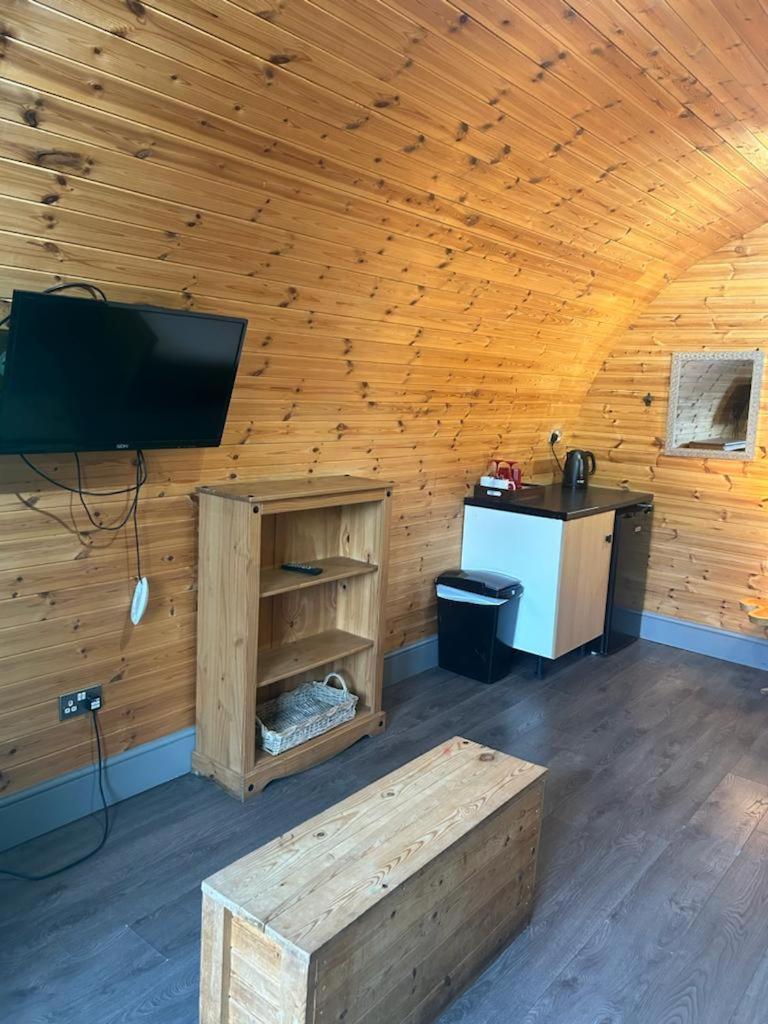 Отель Original Glamping Pod With Hot Tub Фродсхам Экстерьер фото