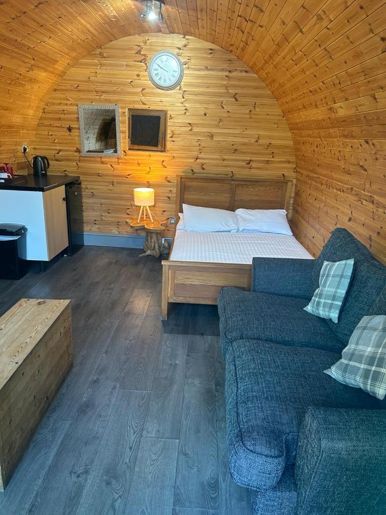 Отель Original Glamping Pod With Hot Tub Фродсхам Экстерьер фото