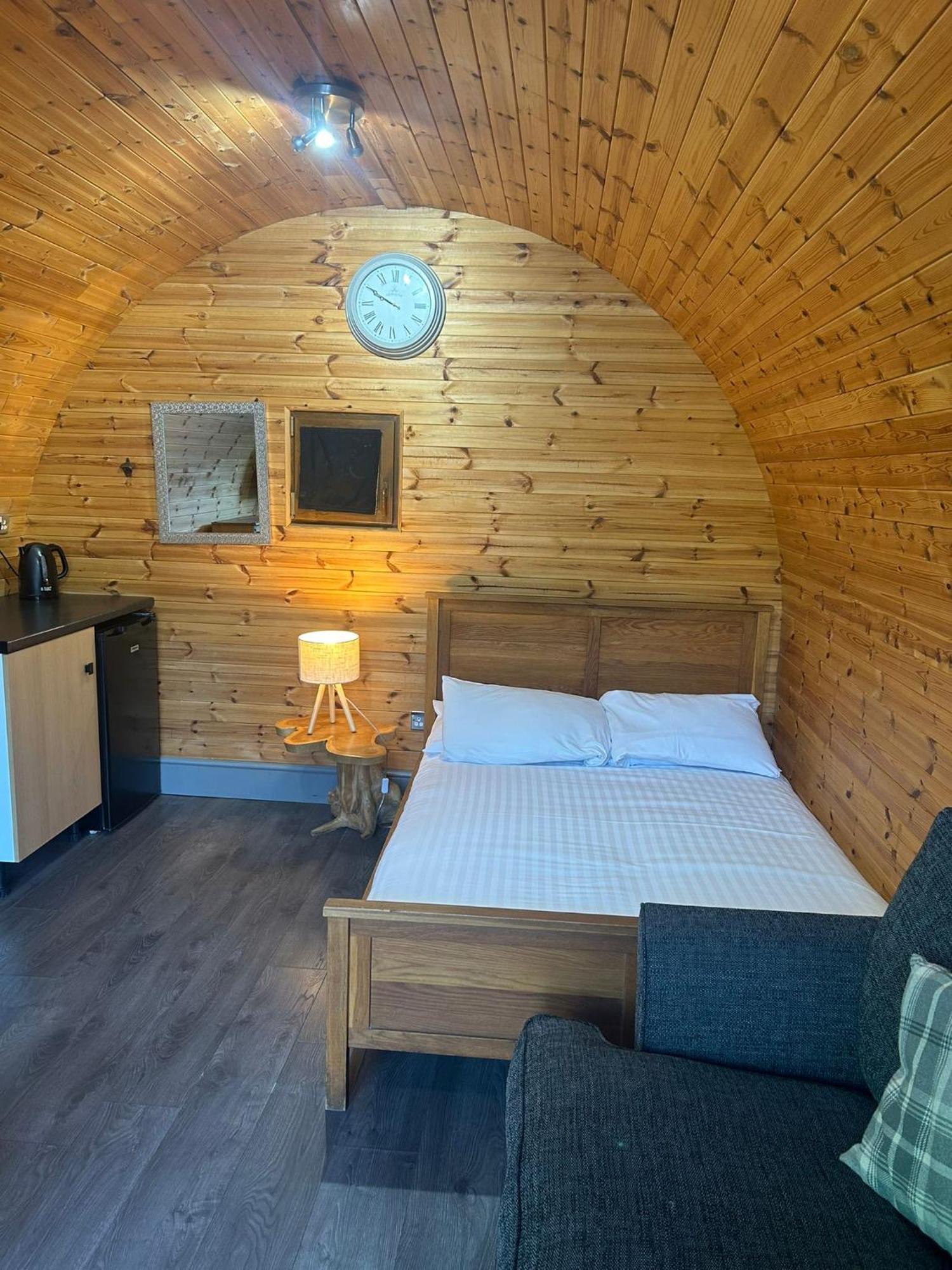 Отель Original Glamping Pod With Hot Tub Фродсхам Экстерьер фото